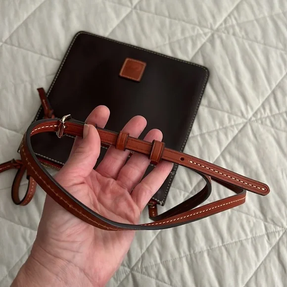 Dooney & Bourke Leather Crossbody Bag dark chocolate brown - Picture 13 of 16
